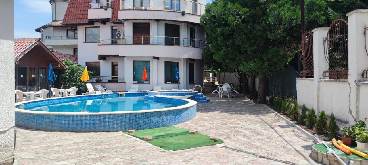 Family Hotel Saint Peter Святые Константин и Елена Экстерьер фото