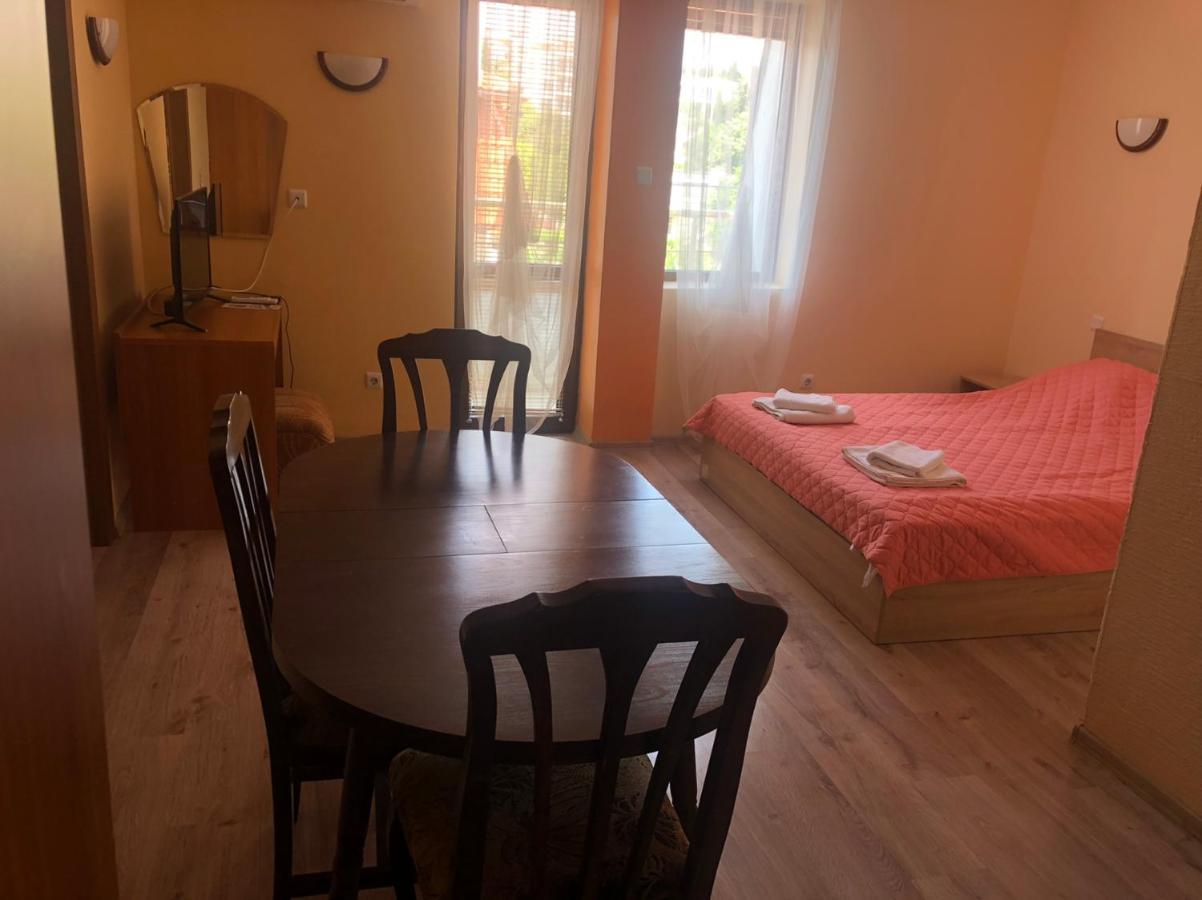 Family Hotel Saint Peter Святые Константин и Елена Экстерьер фото