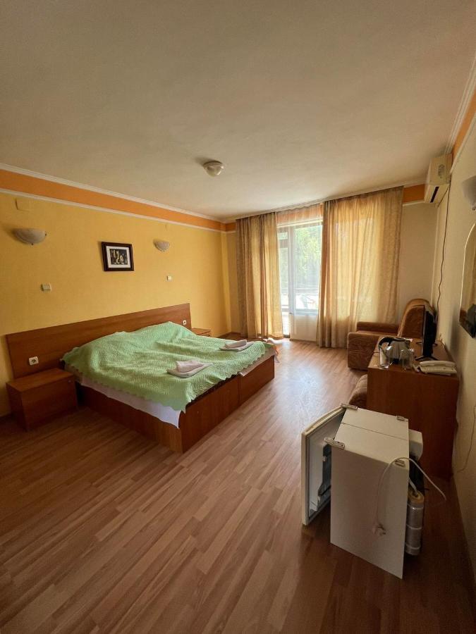 Family Hotel Saint Peter Святые Константин и Елена Экстерьер фото
